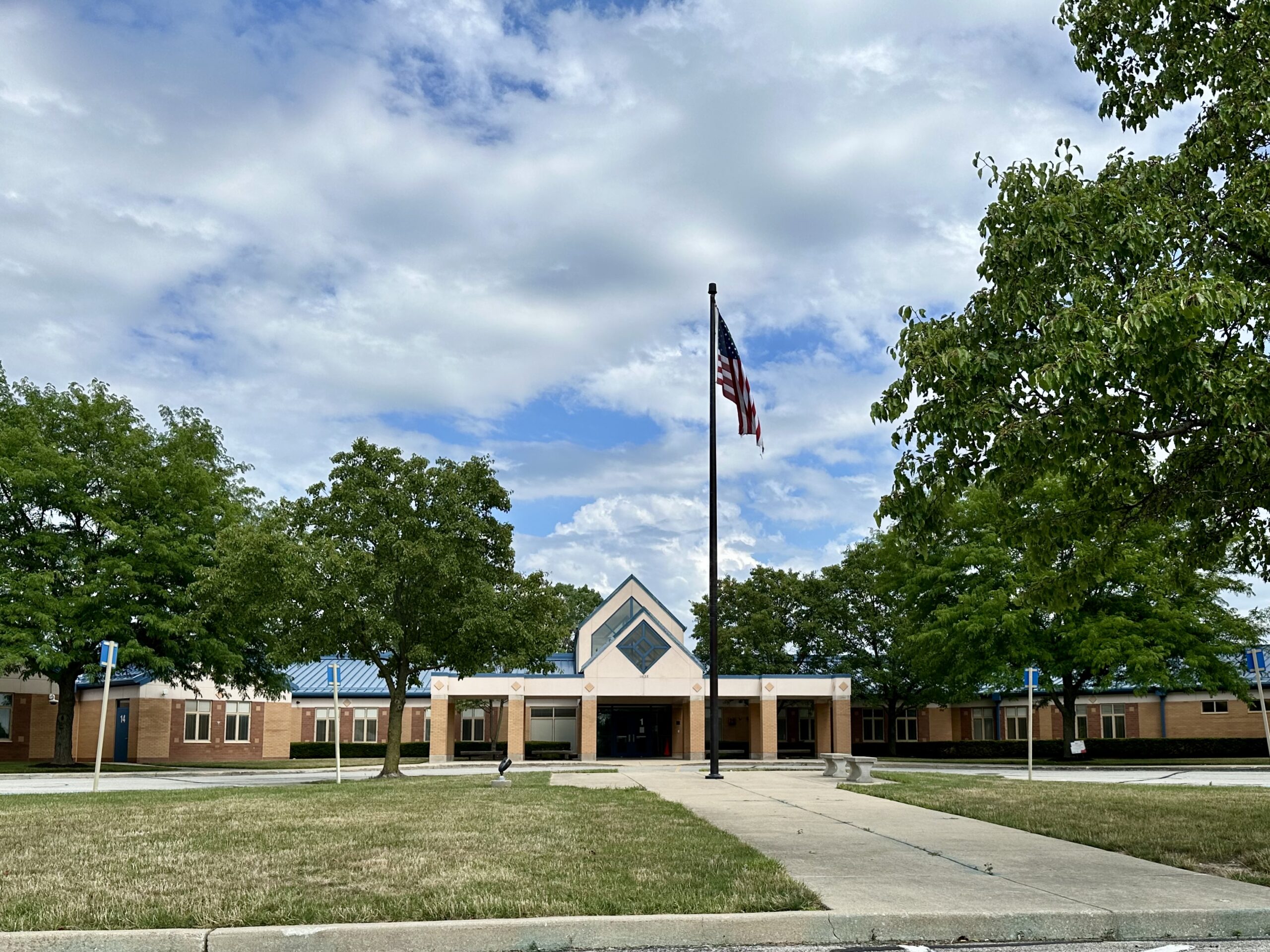 Harrison Parkway Elementary from the outside